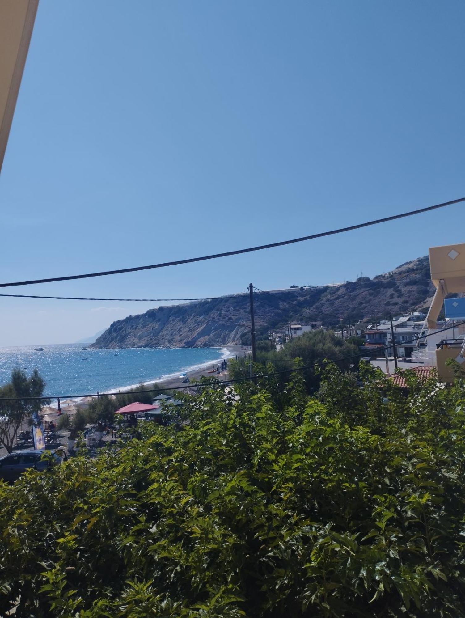 Eirini Apts On The Beach Psari Forada Bilik gambar