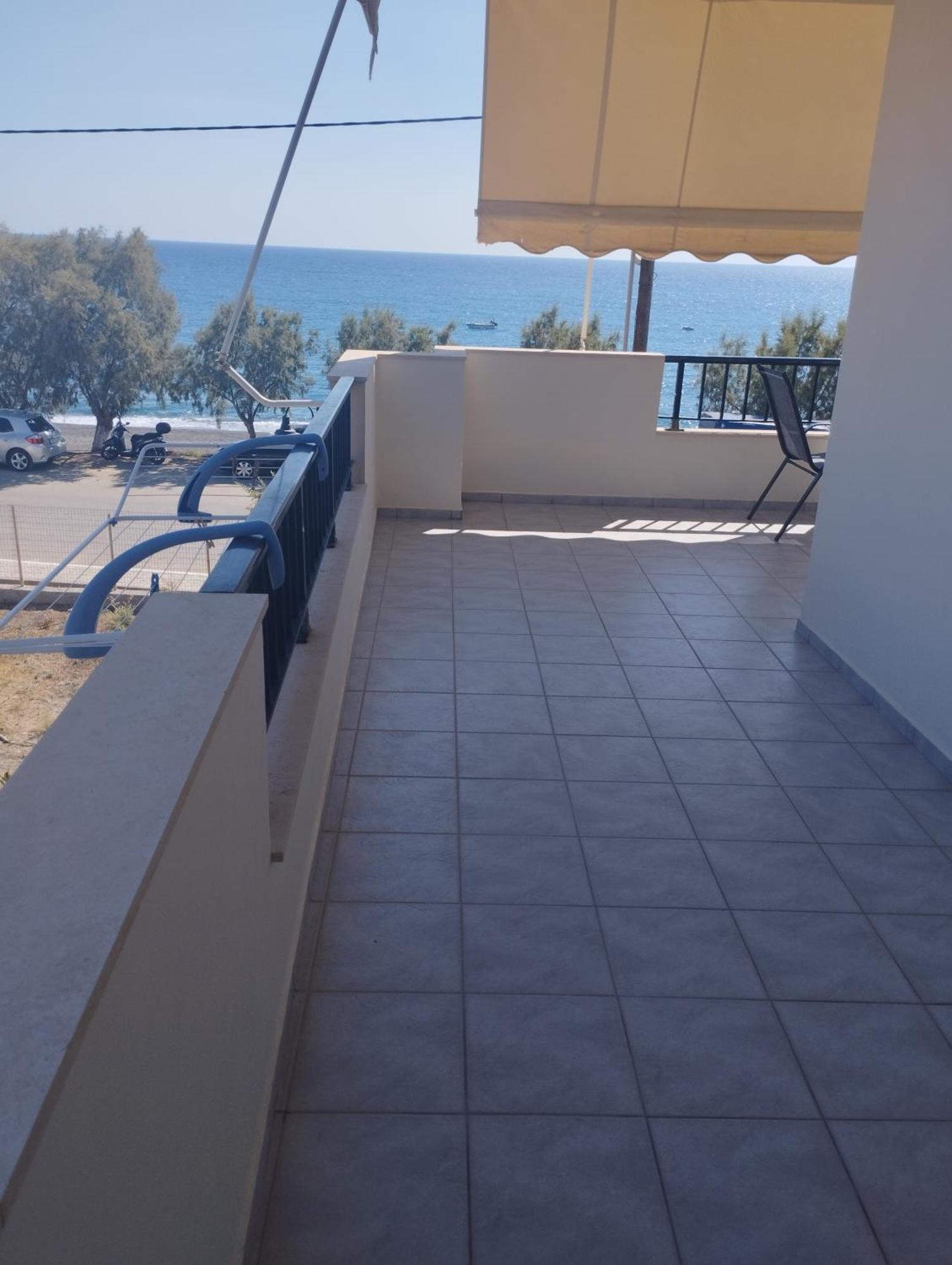 Eirini Apts On The Beach Psari Forada Bilik gambar